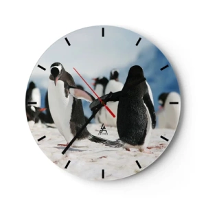 Relógio de parede - Relógio em vidro - Pinguins na neve em uma paisagem ártica - 30x30cm - Dança na neve - Decoração de parede moderna para a sala de estar, cozinha e quarto ARTTOR