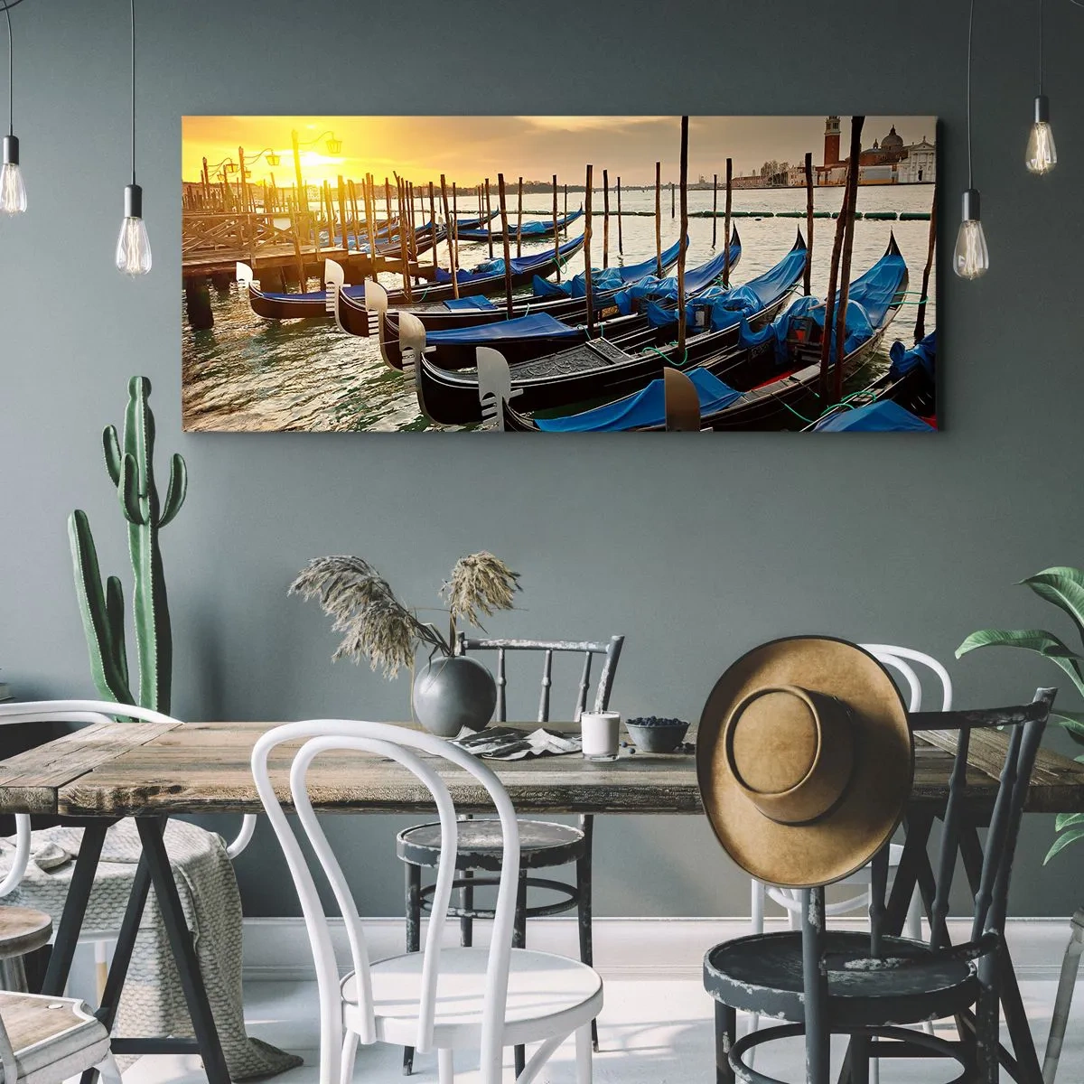Quadro em tela - Antes que o burburinho chegue - 100x40 cm