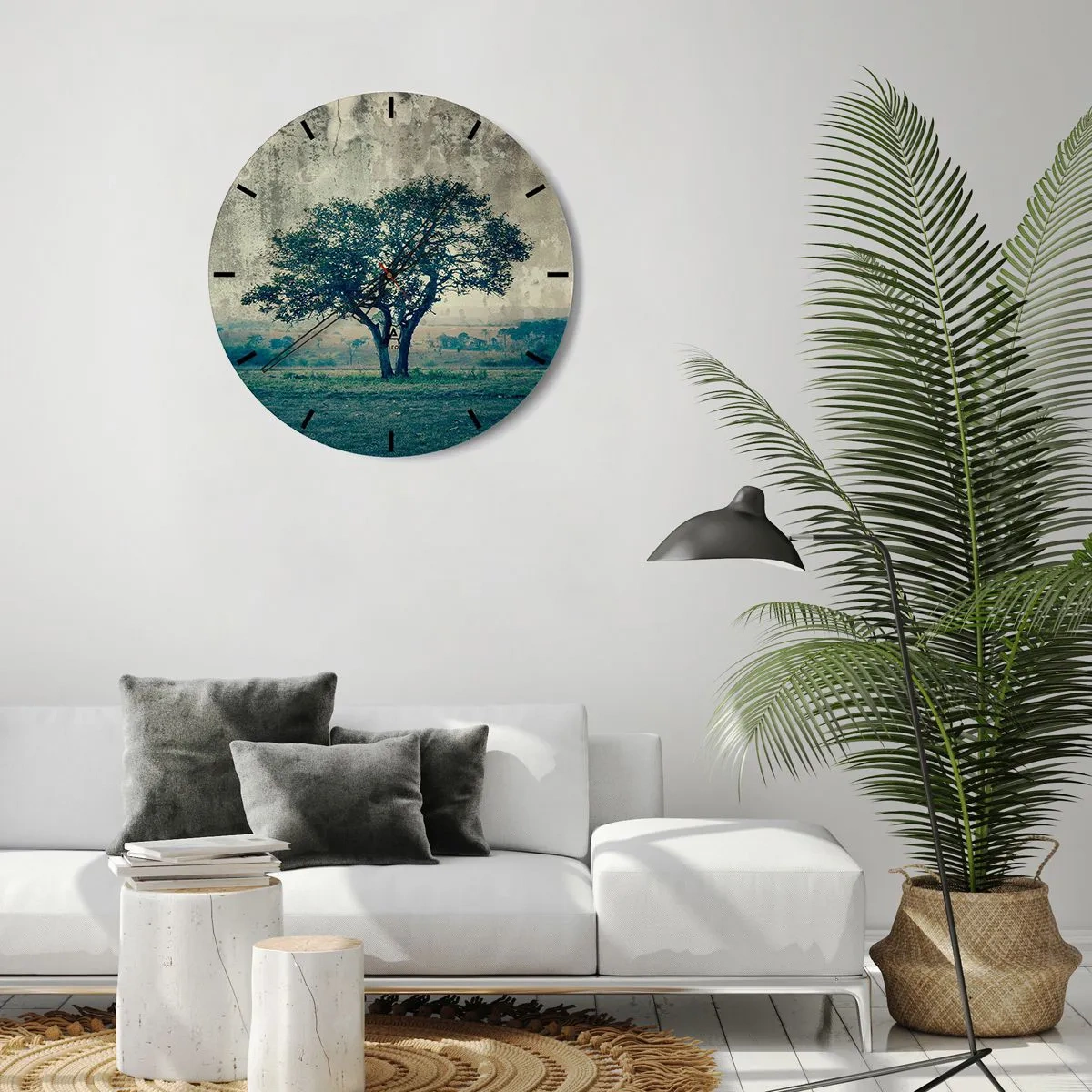 Relógio de parede - Relógio em vidro - Uma árvore solitária contra uma paisagem azul - 30x30cm - Uma macieira num prado azul? - Decoração de parede moderna para a sala de estar, cozinha e quarto ARTTOR