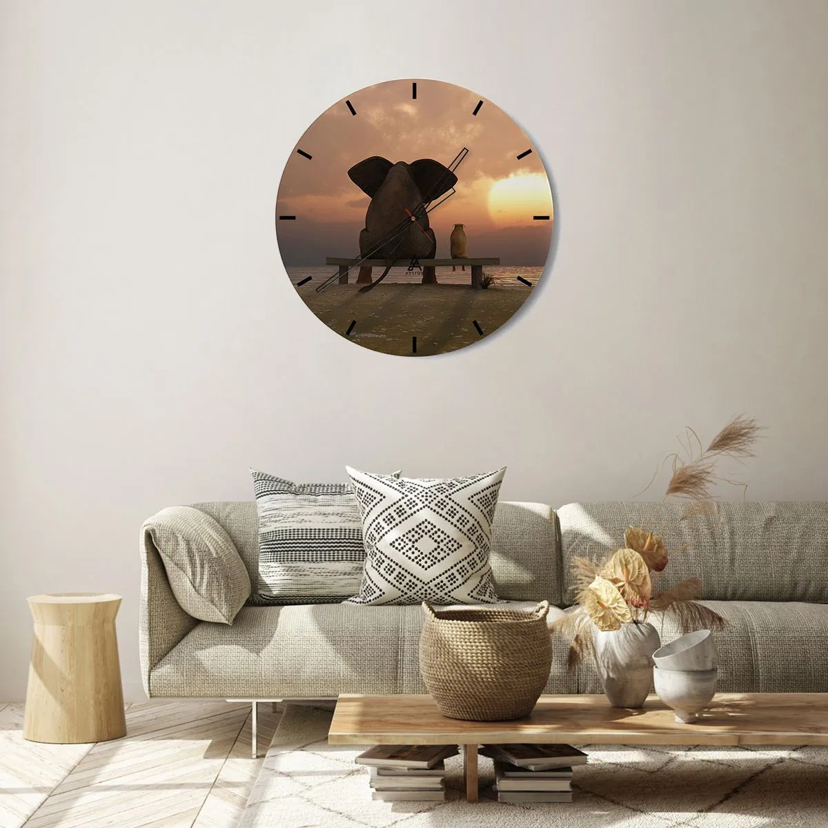 Relógio de parede - Relógio em vidro - Um elefante e um cachorro sentados em um banco ao pôr do sol à beira-mar. - 30x30cm - Como é bom ficarmos em silêncio juntos - Decoração de parede moderna para a sala de estar, cozinha e quarto ARTTOR