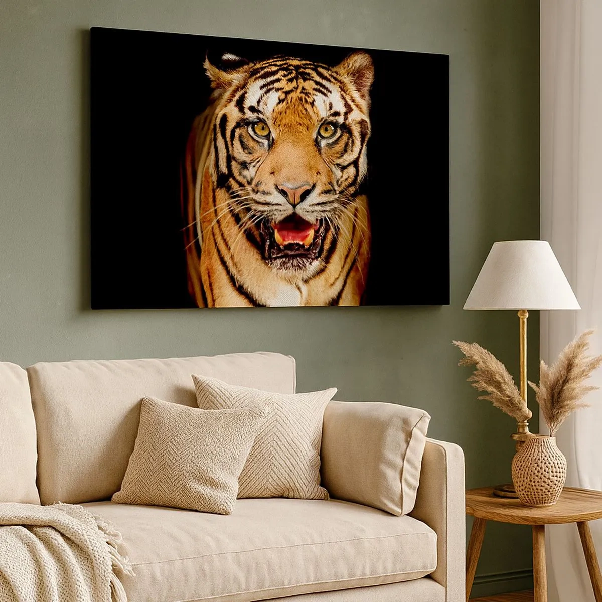 Quadro em tela - Um tigre com a boca aberta sobre um fundo preto - 70x50cm - Coração selvagem - Decoração de parede moderna para a sala de estar e quarto ARTTOR