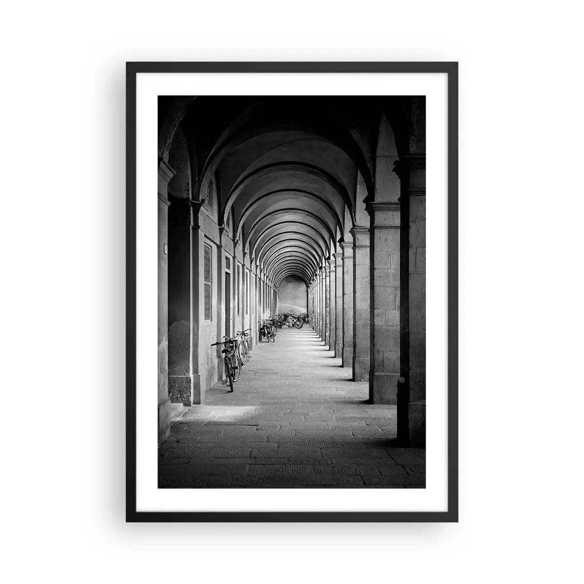 Pôster com moldura preta - Arquitetura em preto e branco das arcadas - 50x70cm - Sob as arcadas - Decoração de parede moderna para a sala de estar e quarto ARTTOR