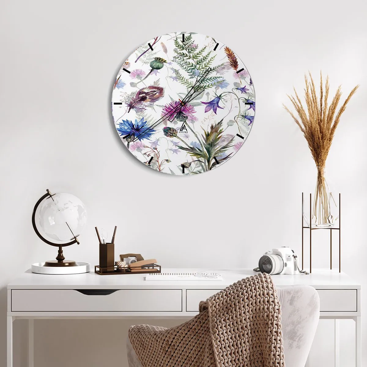 Relógio de parede - Relógio em vidro - Um padrão delicado com flores silvestres e folhas em um fundo branco - 30x30cm - Herbário polaco - Decoração de parede moderna para a sala de estar, cozinha e quarto ARTTOR