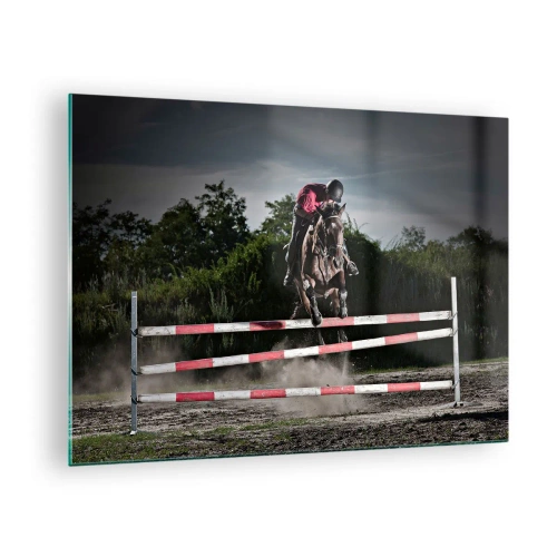 Quadro em vidro - Um cavaleiro a cavalo salta sobre um obstáculo tendo como pano de fundo a natureza - 70x50cm - Juntos pela vitória - Decoração de parede moderna para a sala de estar e quarto ARTTOR
