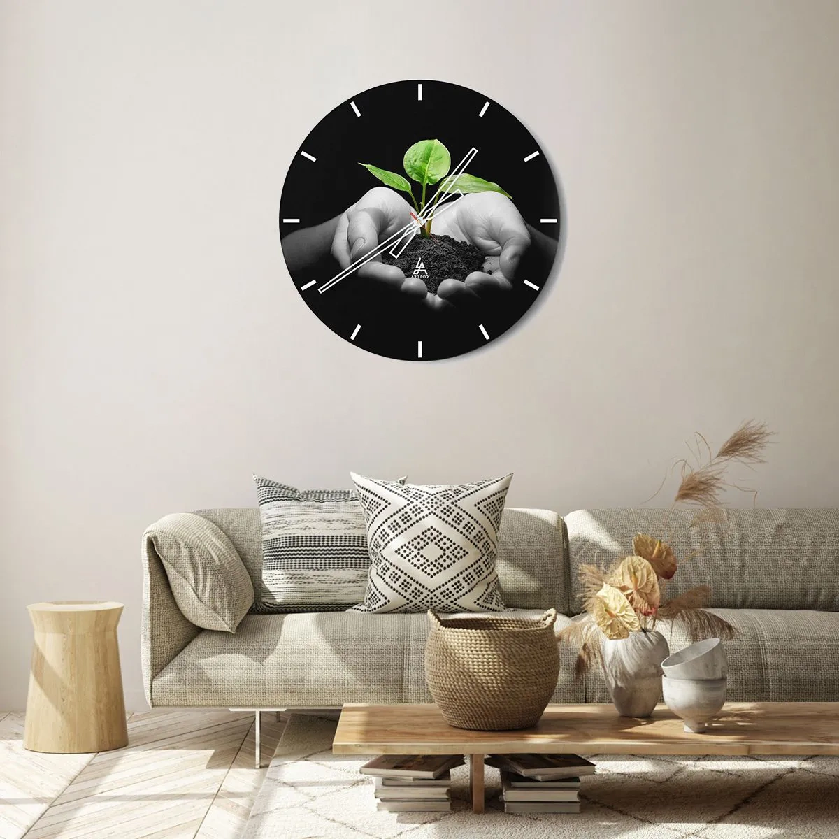 Relógio de parede - Relógio em vidro - Um broto verde segurado nas mãos em um fundo preto - 30x30cm - Eu amo a natureza, eu a protejo - Decoração de parede moderna para a sala de estar, cozinha e quarto ARTTOR