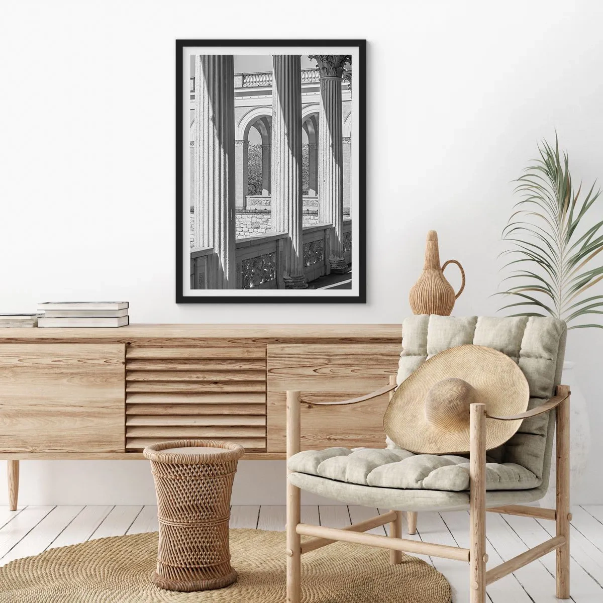 Pôster com moldura preta - Colunas na Arquitetura com Sombras Sutis - 50x70cm - Arcada ensolarada - Decoração de parede moderna para a sala de estar e quarto ARTTOR
