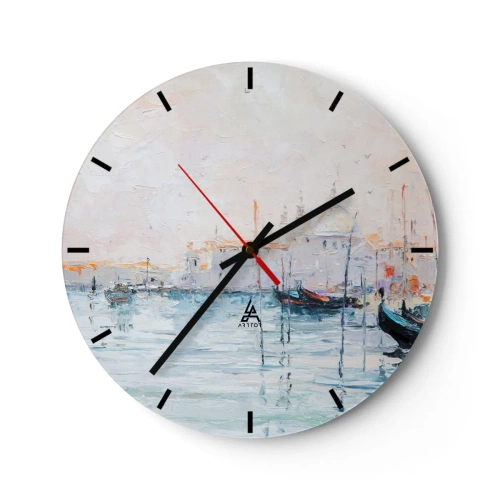 Relógio de parede - Relógio em vidro - Uma pintura impressionista de um porto com barcos em águas calmas. - 30x30cm - Além da água, atrás do nevoeiro - Decoração de parede moderna para a sala de estar, cozinha e quarto ARTTOR