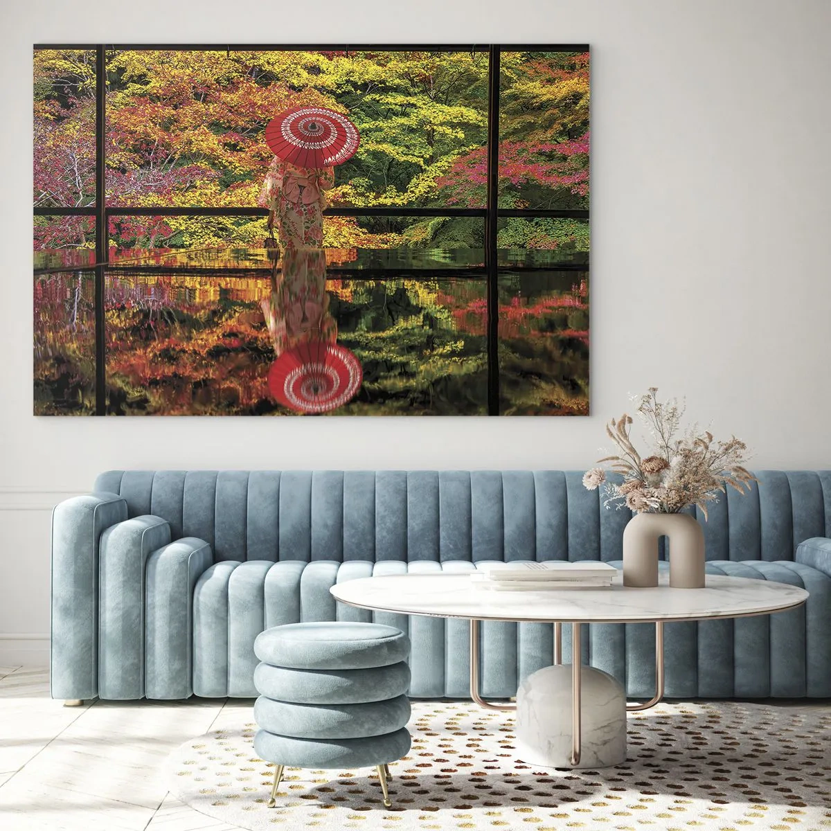 Quadro em vidro - Uma mulher de quimono com um guarda-chuva em uma paisagem de outono, refletida na água. - 70x50cm - No templo da natureza - Decoração de parede moderna para a sala de estar e quarto ARTTOR