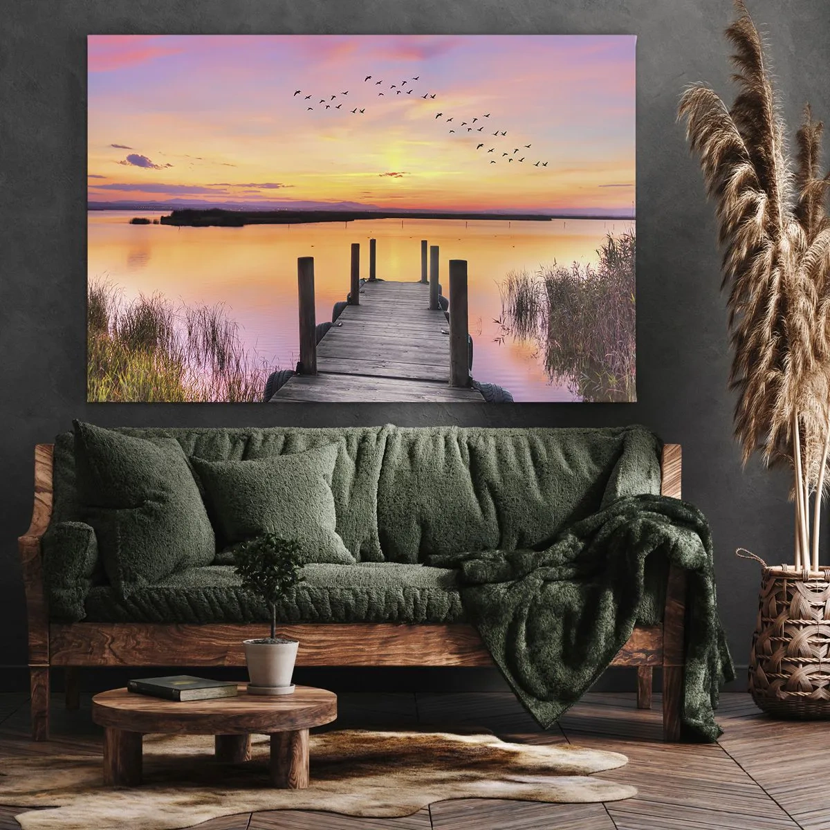 Quadro em tela - Um píer em um lago ao pôr do sol com pássaros no céu - 70x50cm - Silenciosa Alvorada Violeta  - Decoração de parede moderna para a sala de estar e quarto ARTTOR