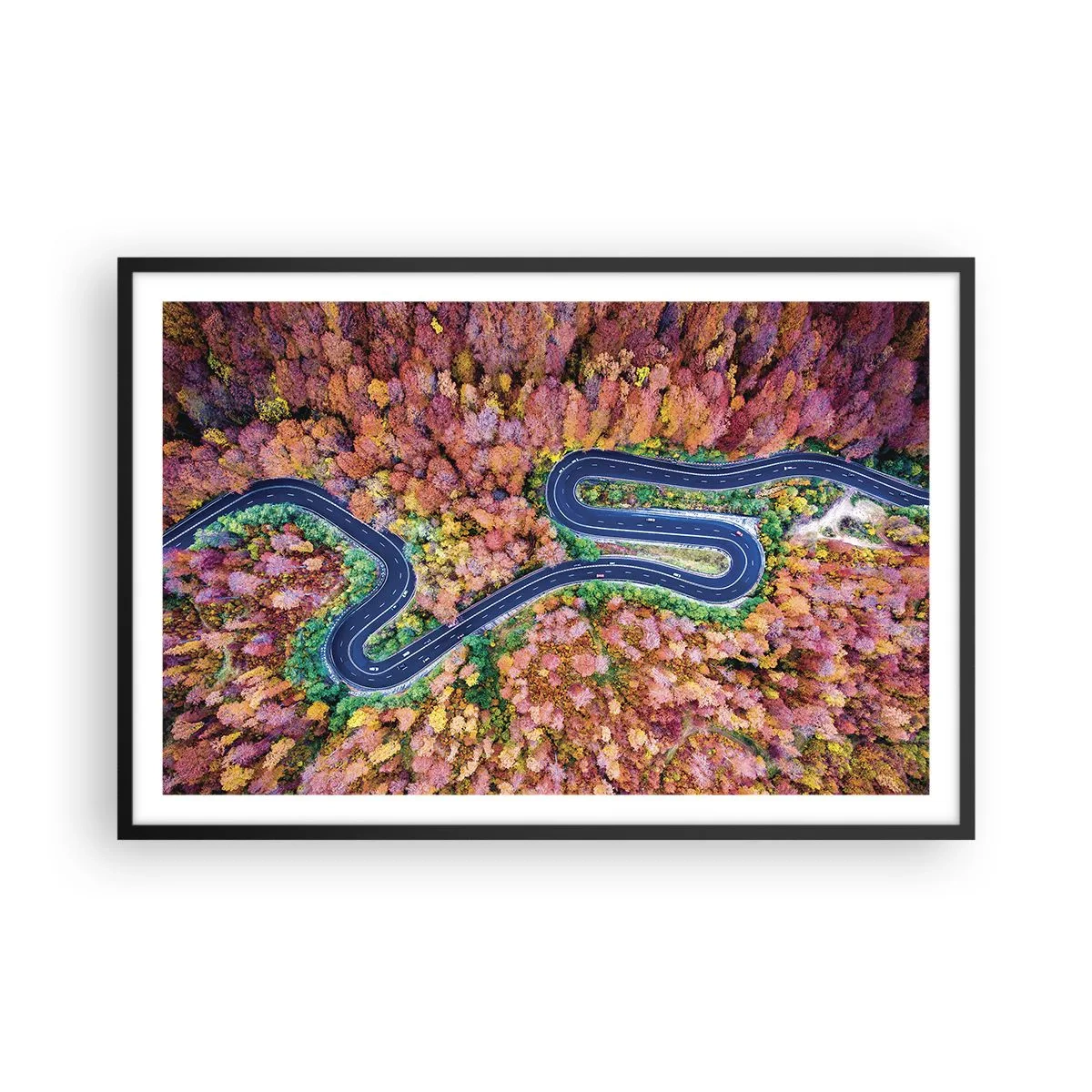 Pôster com moldura preta - Estrada sinuosa pela floresta - 91x61 cm