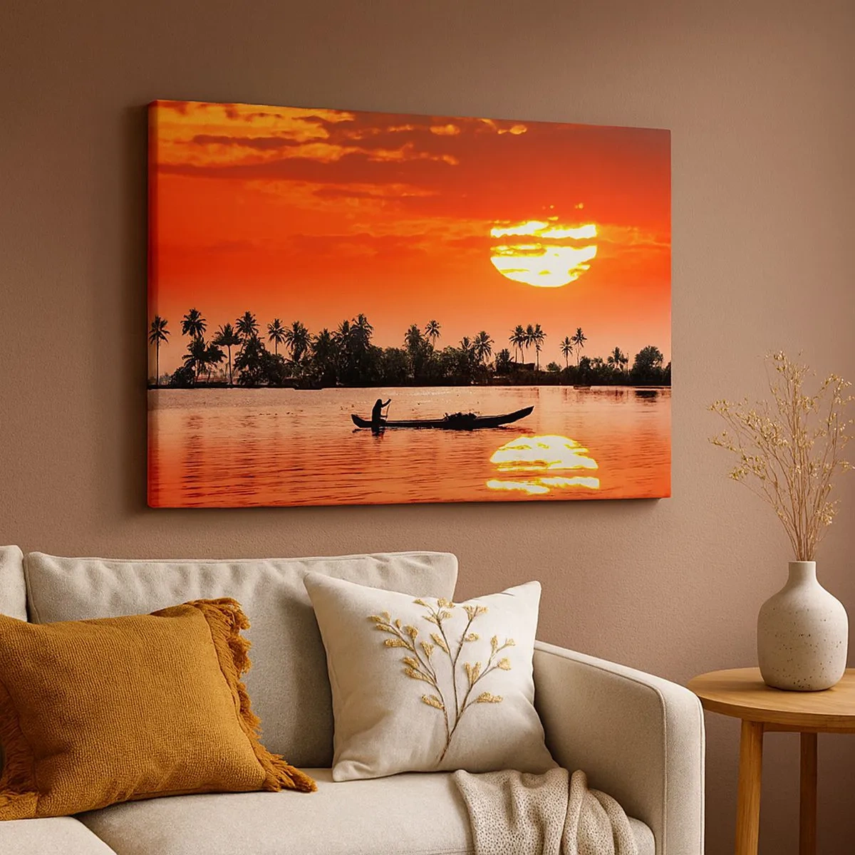 Quadro em tela - Pôr do sol tropical com um barco e palmeiras ao fundo - 70x50cm - A calma dos trópicos ao pôr do sol - Decoração de parede moderna para a sala de estar e quarto ARTTOR