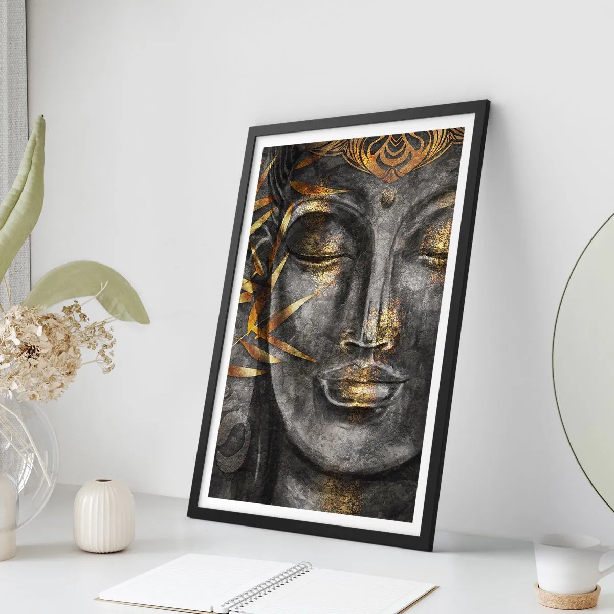 Pôster com moldura preta - Retrato de Buda com brilho dourado e elementos de folhas de bambu - 50x70cm - Sinta a paz - Decoração de parede moderna para a sala de estar e quarto ARTTOR