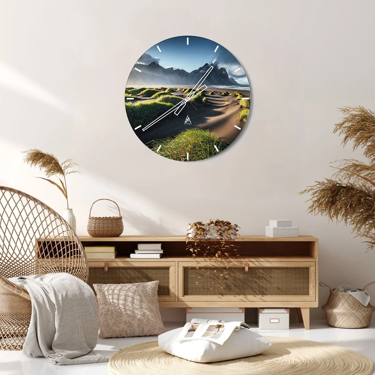 Relógio de parede - Relógio em vidro - Vista da praia montanhosa com dunas verdes iluminadas pela luz - 30x30cm - Harmonia dos elementos da natureza - Decoração de parede moderna para a sala de estar, cozinha e quarto ARTTOR