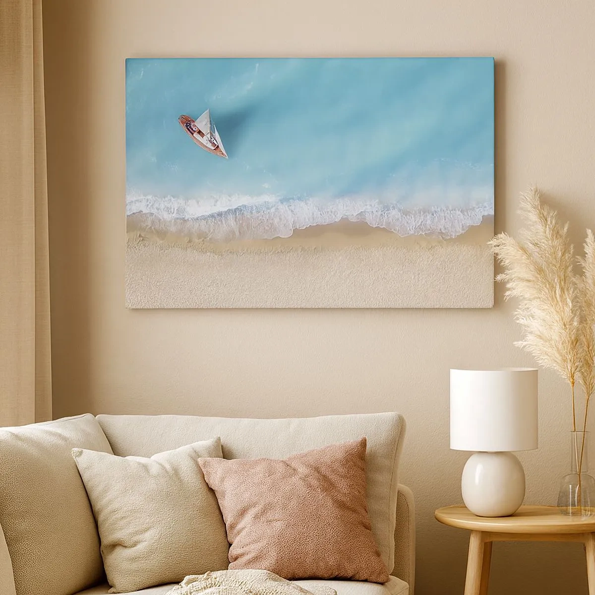 Quadro em tela - Uma vista aérea de um barco na praia - 70x50cm - No limite do azul e do ouro - Decoração de parede moderna para a sala de estar e quarto ARTTOR