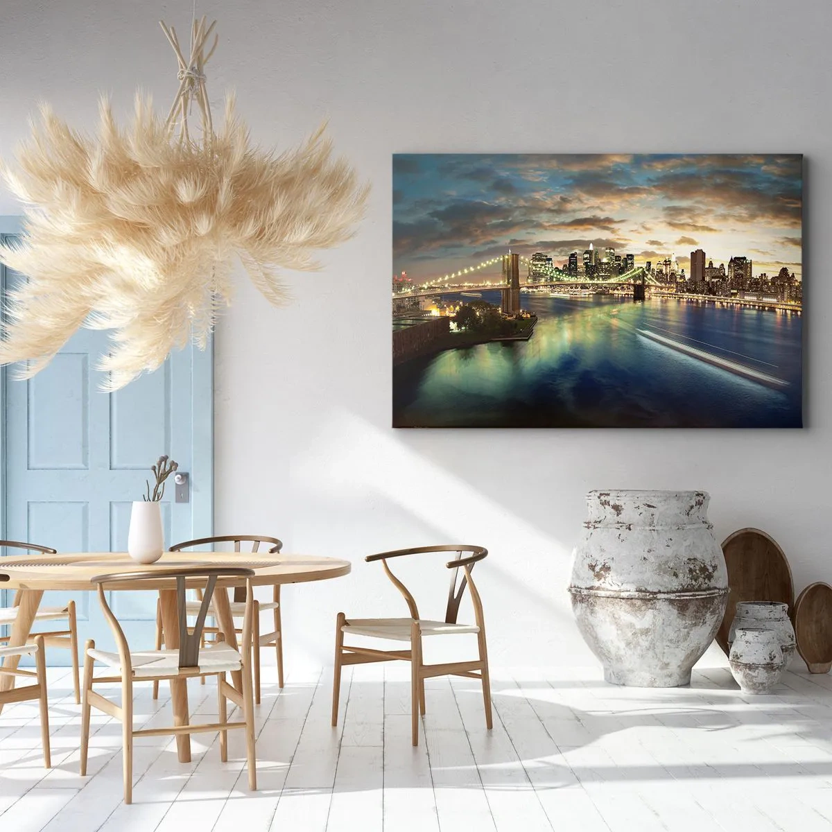 Quadro em tela - Uma ponte iluminada com a cidade ao fundo, com luzes refletidas na água. - 70x50cm - Uma noite bem iluminada em Manhattan - Decoração de parede moderna para a sala de estar e quarto ARTTOR