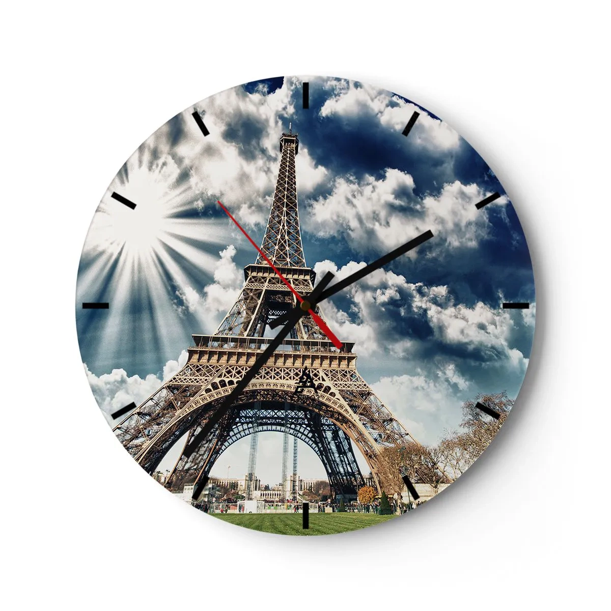 Relógio de parede - Relógio em vidro - A Torre Eiffel contra o céu com raios de sol - 30x30cm - A única sob o sol - Decoração de parede moderna para a sala de estar, cozinha e quarto ARTTOR
