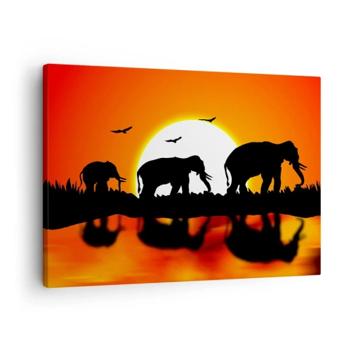 Quadro em tela - Silhuetas de elefantes ao pôr do sol sobre a água com reflexo - 70x50cm - Uma pequena bebida à noite - Decoração de parede moderna para a sala de estar e quarto ARTTOR