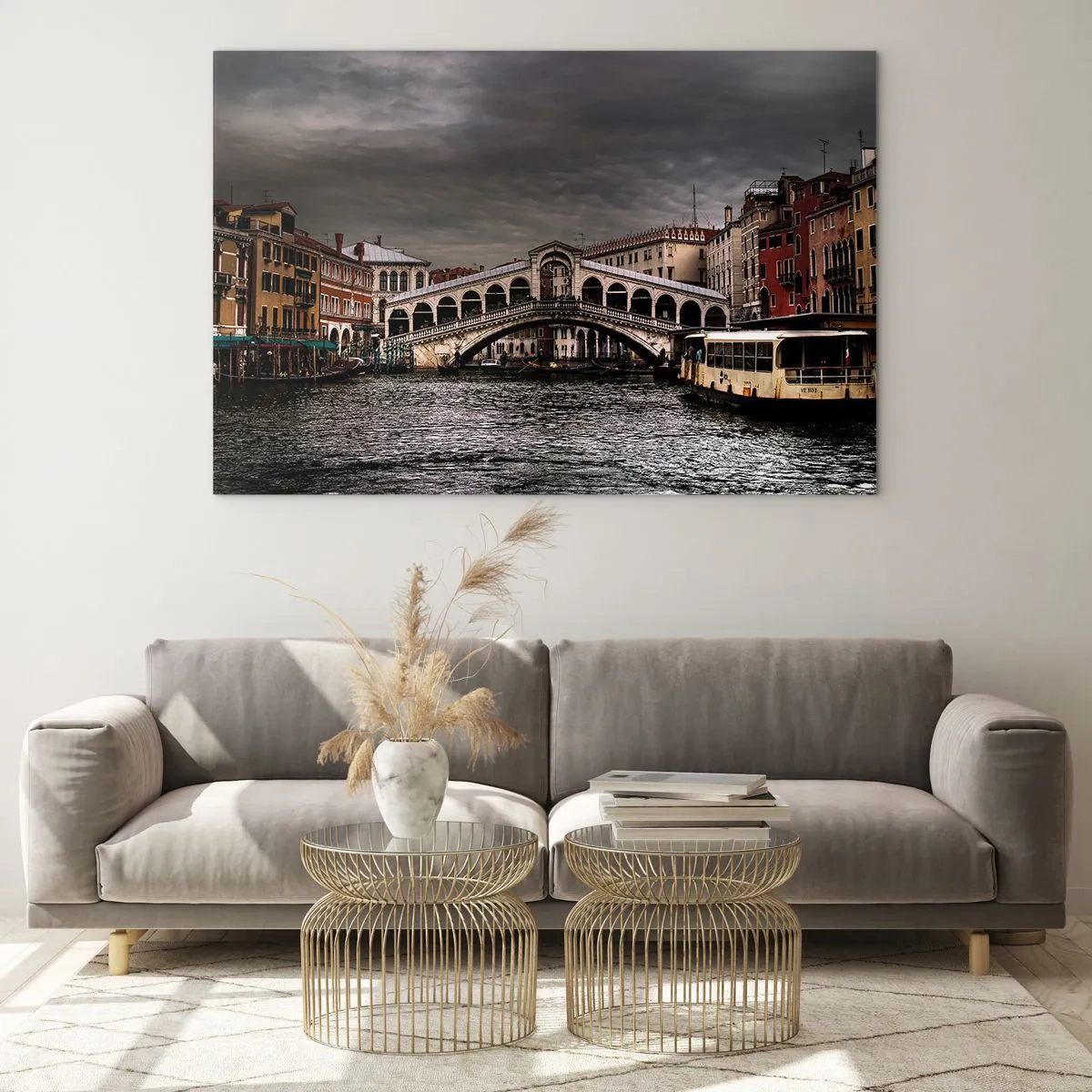Quadro em vidro - A Ponte Rialto contra um céu nublado - 70x50cm - A promessa de uma noite em Veneza - Decoração de parede moderna para a sala de estar e quarto ARTTOR