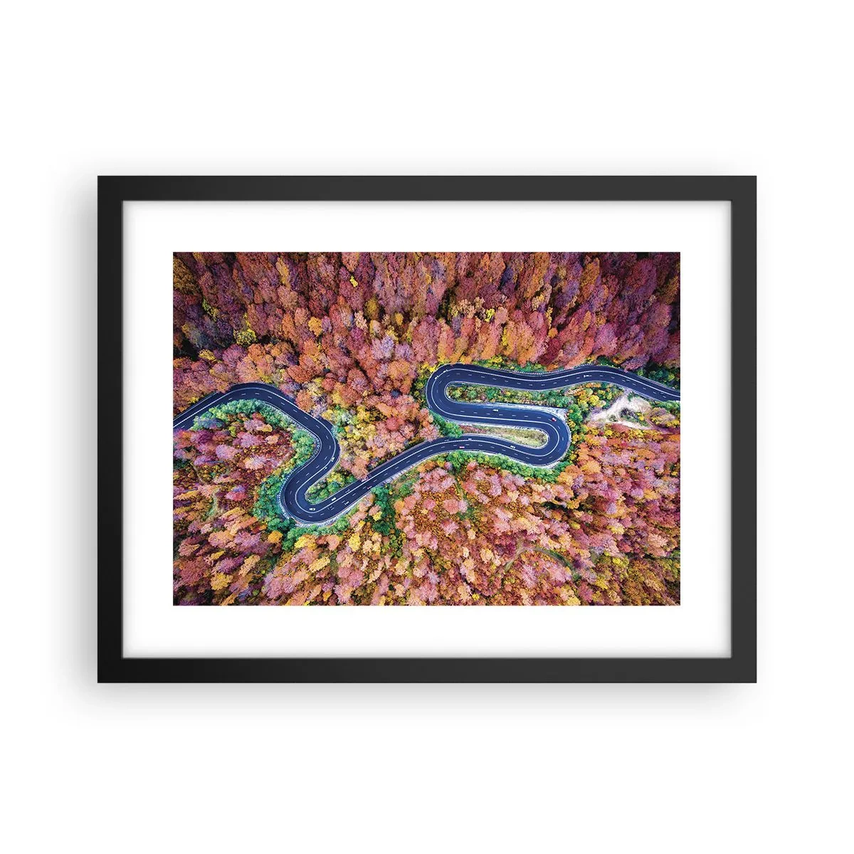 Pôster com moldura preta - Estrada sinuosa pela floresta - 40x30 cm