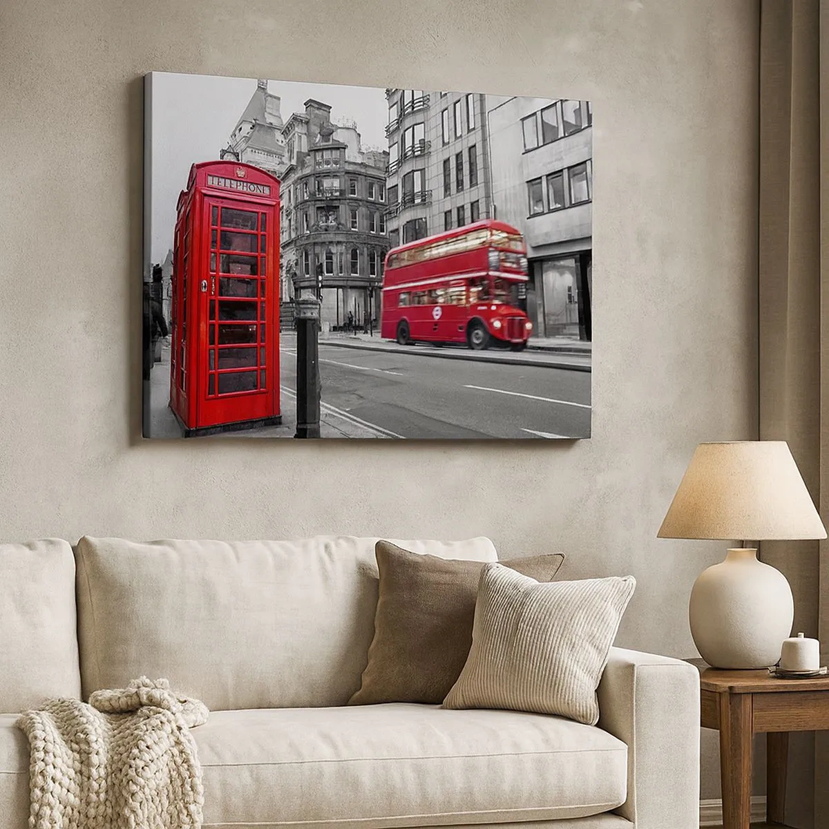 Quadro em tela - Uma cabine telefônica vermelha e um ônibus de dois andares em Londres com a cidade ao fundo - 70x50cm - O mais vermelho da Europa - Decoração de parede moderna para a sala de estar e quarto ARTTOR
