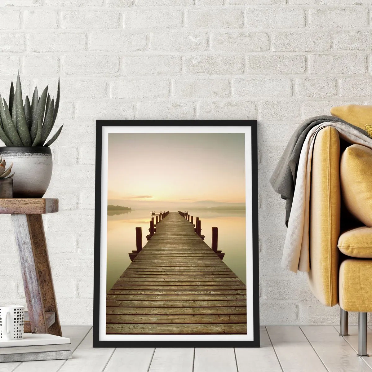 Pôster com moldura preta - Um píer de madeira em um lago calmo pela manhã - 50x70cm - Antes do amanhecer, nascer do sol, luz - Decoração de parede moderna para a sala de estar e quarto ARTTOR