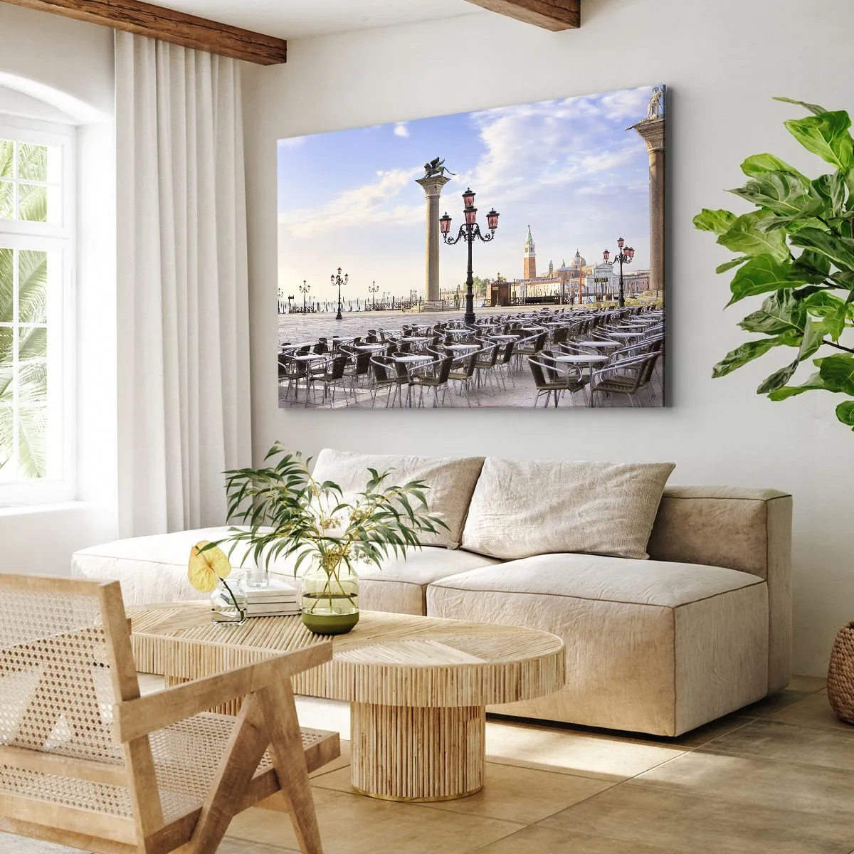 Quadro em tela - Veneza, vista da praça com colunas e mesas de café - 70x50cm - Bem-vindo, está tudo pronto - Decoração de parede moderna para a sala de estar e quarto ARTTOR