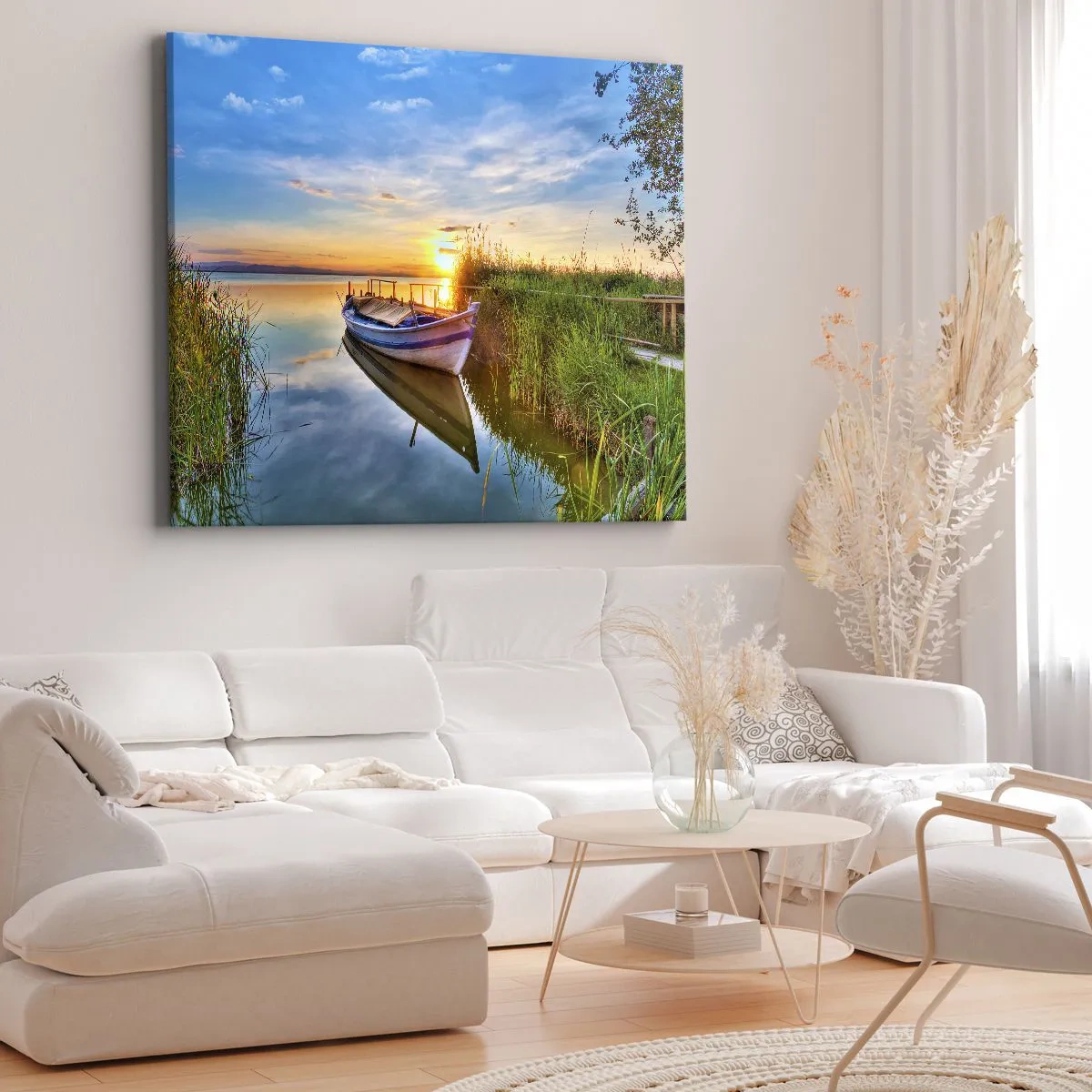 Quadro em tela - Um barco em uma baía tranquila ao pôr do sol - 70x50cm - Enseada de sonhos realizados - Decoração de parede moderna para a sala de estar e quarto ARTTOR
