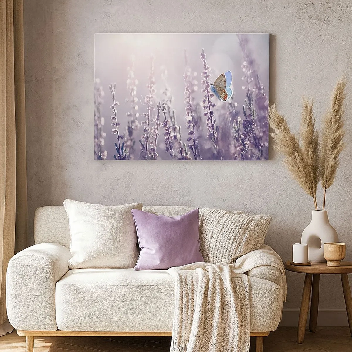 Quadro em tela - Uma borboleta em uma lavanda florescendo na luz da manhã - 70x50cm - O beijo da borboleta - Decoração de parede moderna para a sala de estar e quarto ARTTOR