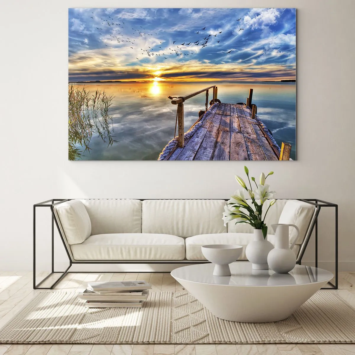 Quadro em vidro - Píer à beira do lago ao pôr do sol com pássaros no céu - 70x50cm - O vento descansa - Decoração de parede moderna para a sala de estar e quarto ARTTOR