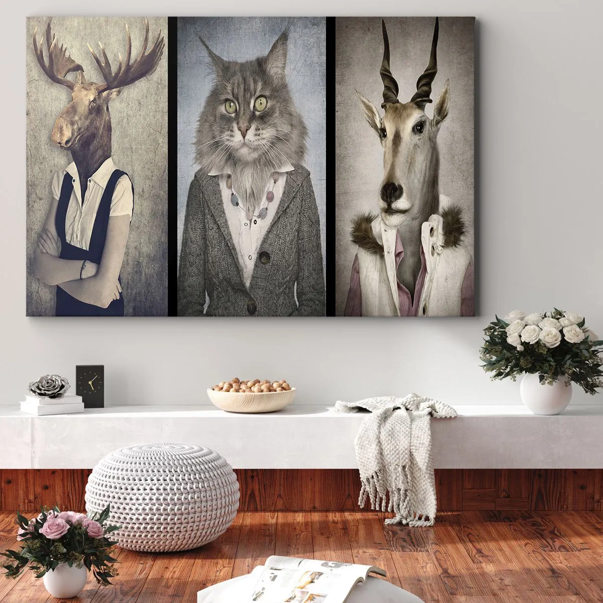 Quadro em tela - Um tríptico com figuras de animais em roupas elegantes sobre um fundo estilizado - 70x50cm - A pele animal está de volta à moda - Decoração de parede moderna para a sala de estar e quarto ARTTOR