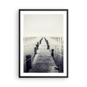 Pôster com moldura preta - Uma ponte de madeira que conduz a uma extensão de água enevoada - 50x70cm - Mergulhe em paz - Decoração de parede moderna para a sala de estar e quarto ARTTOR