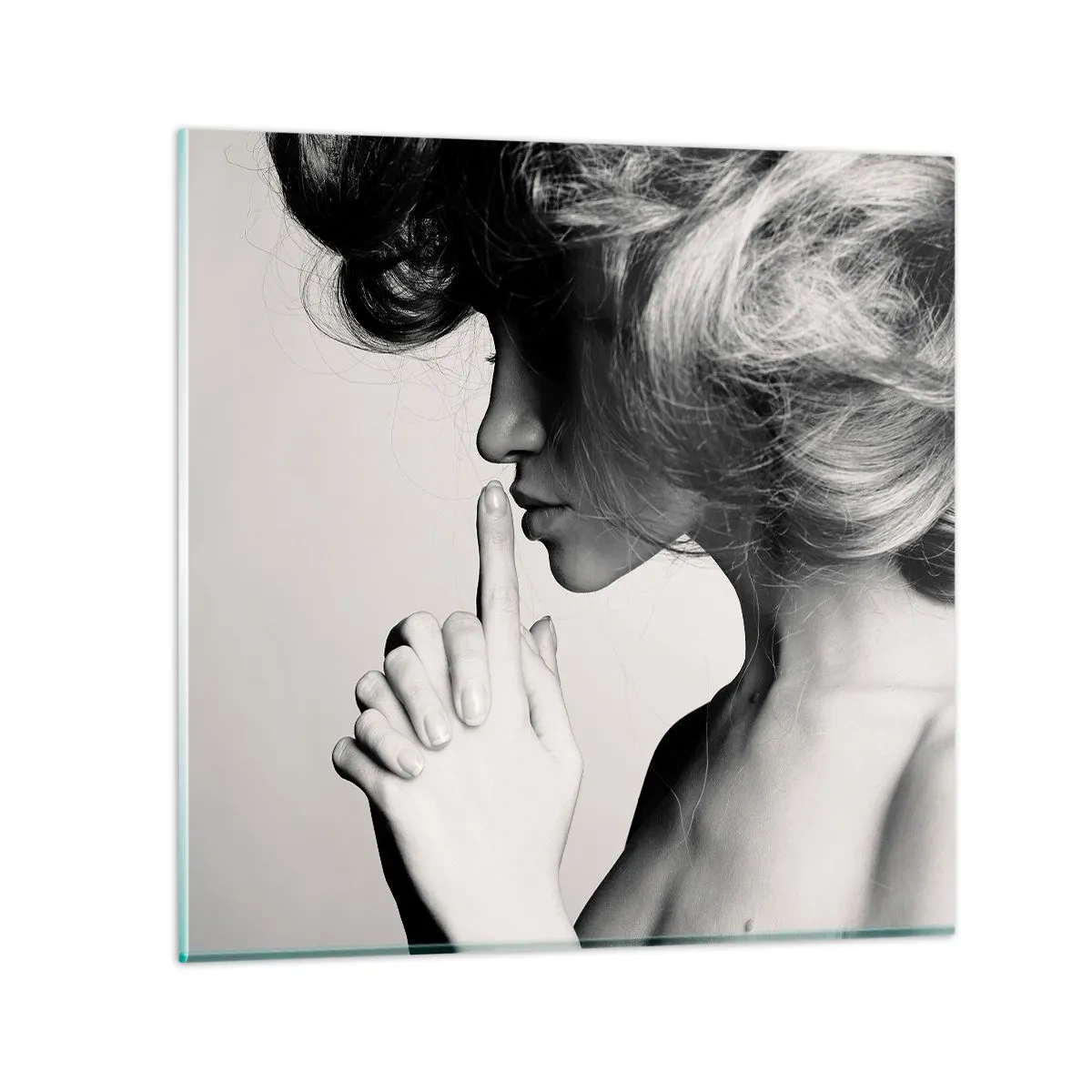 Quadro em vidro - Ouvindo-se a si própria - 50x50 cm