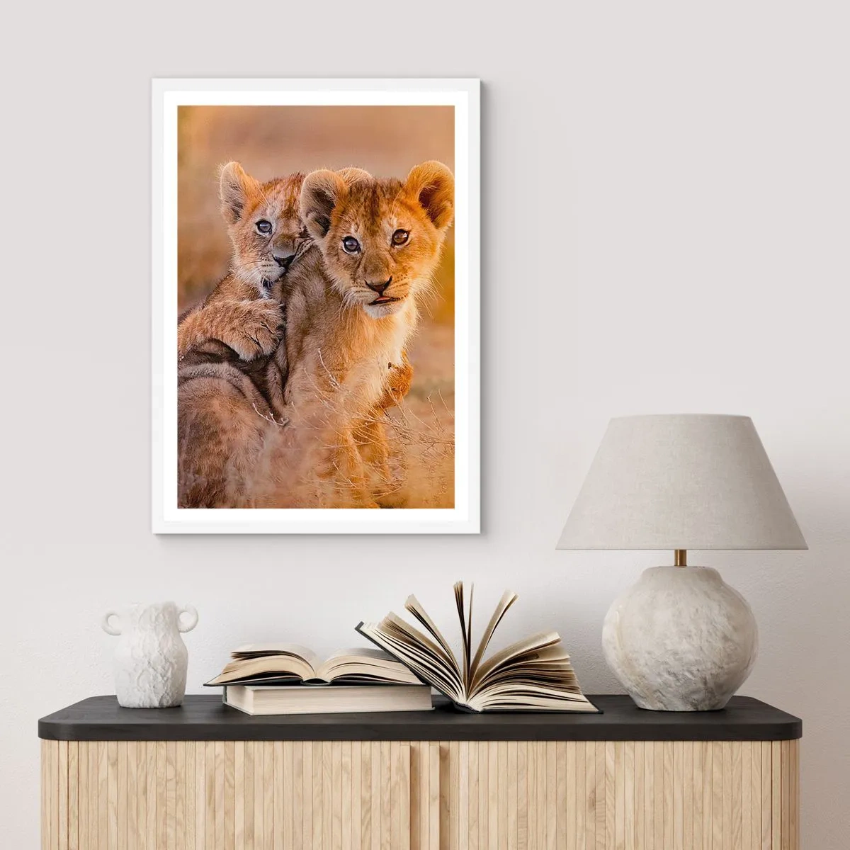 Pôster em moldura branca - Não perturbe! Estamos a divertir-nos - 61x91 cm