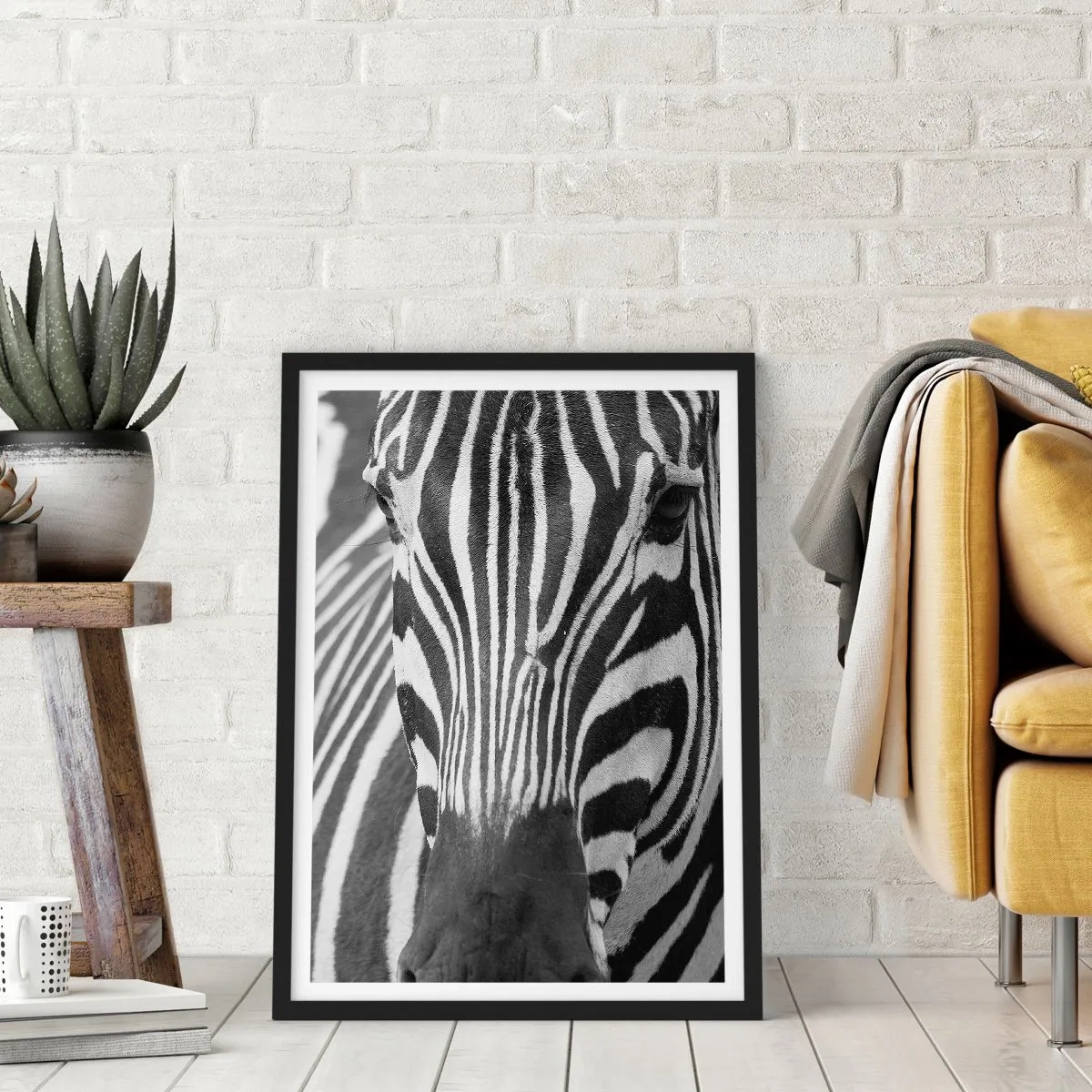 Pôster com moldura preta - Retrato de uma zebra em uma composição em preto e branco - 50x70cm - O mundo é preto e branco - Decoração de parede moderna para a sala de estar e quarto ARTTOR