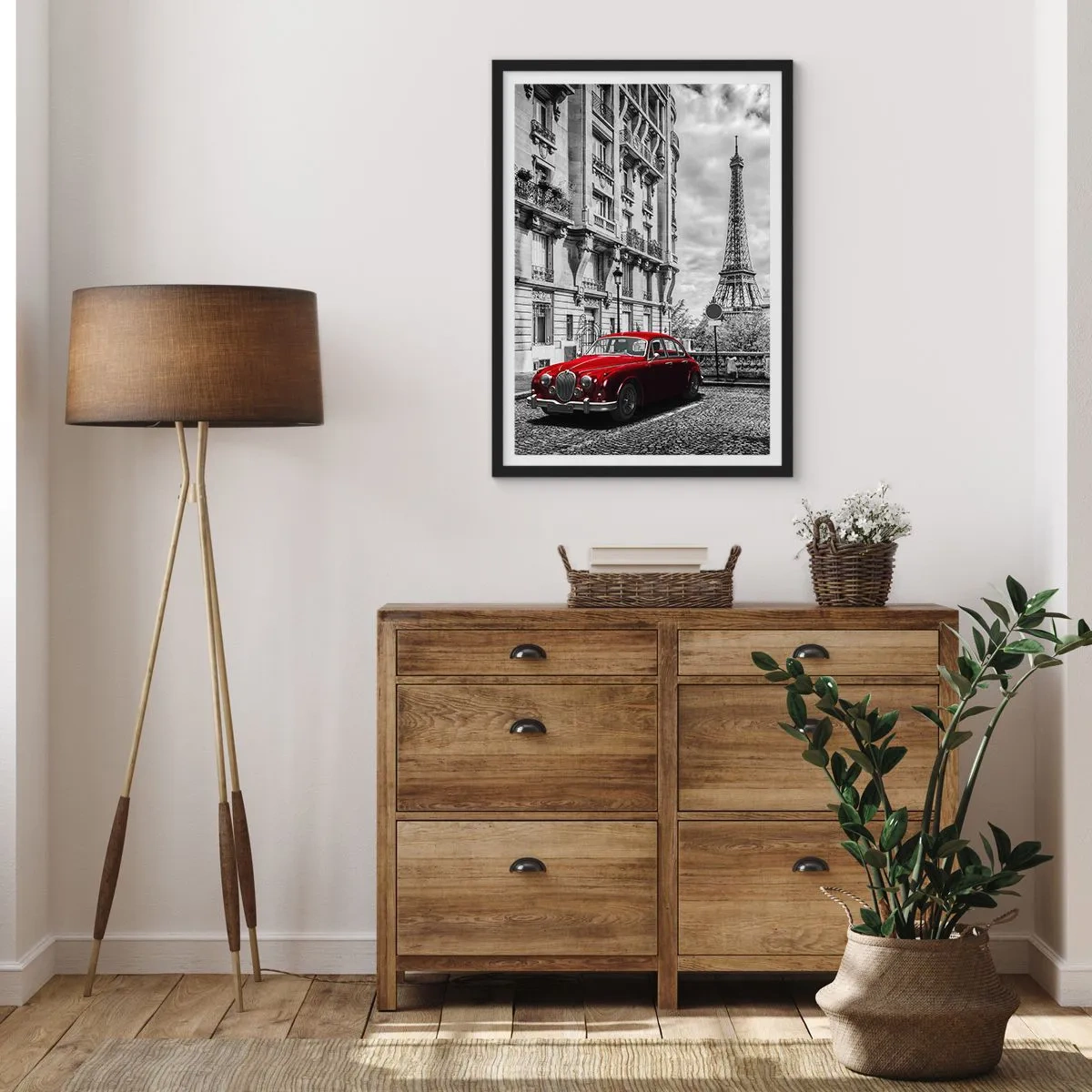 Pôster com moldura preta - Um carro vermelho com a Torre Eiffel ao fundo - 50x70cm - Predador na cidade - Decoração de parede moderna para a sala de estar e quarto ARTTOR