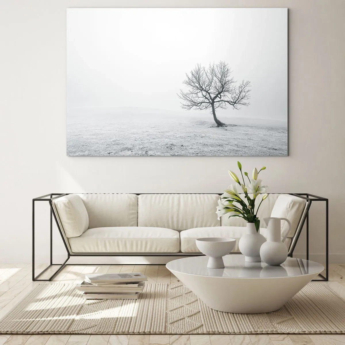 Quadro em vidro - Uma árvore solitária contra a neblina em uma composição monocromática - 70x50cm - Contra o nada - Decoração de parede moderna para a sala de estar e quarto ARTTOR