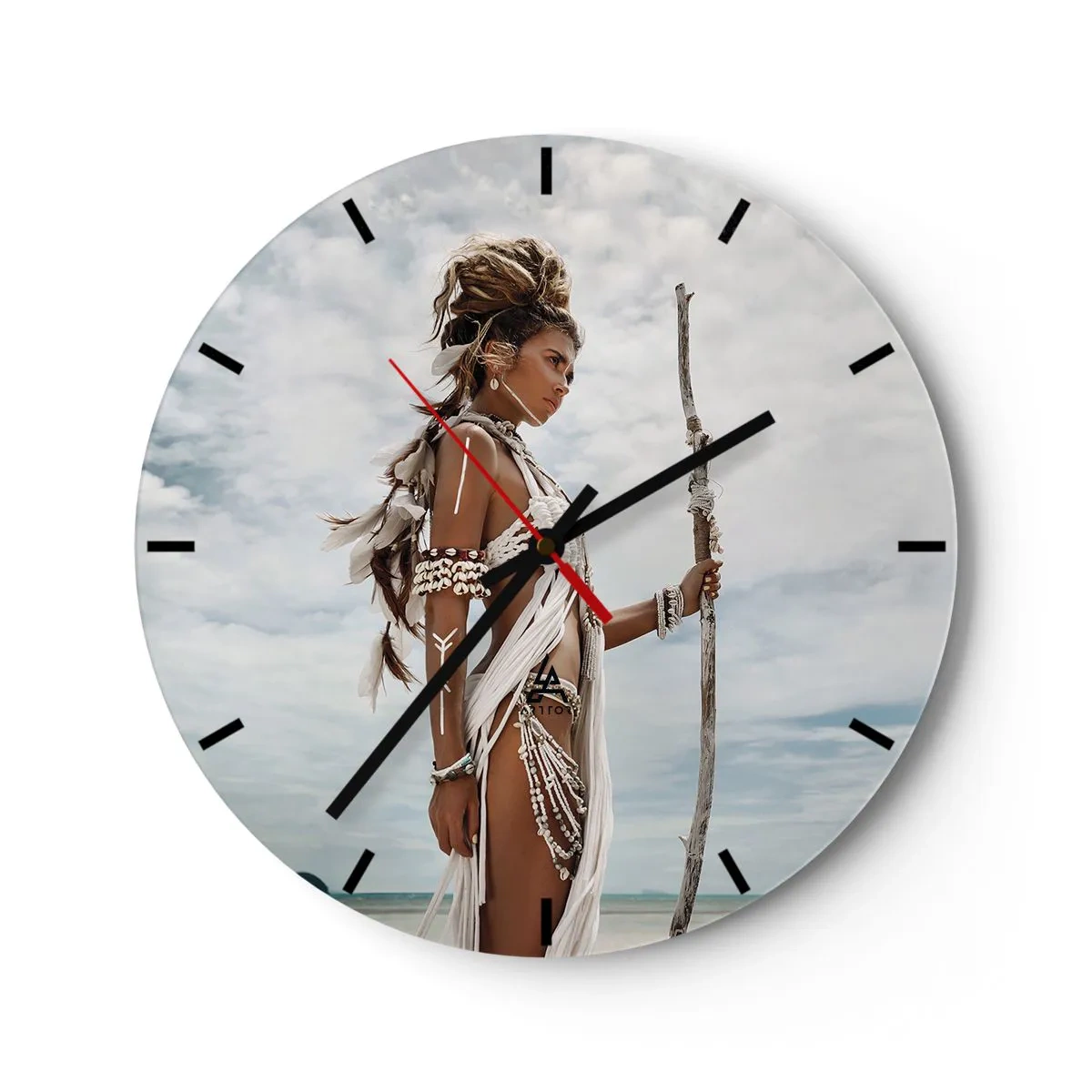 Relógio de parede - Relógio em vidro - Retrato de uma mulher com decorações étnicas contra o céu - 30x30cm - Rainha dos trópicos - Decoração de parede moderna para a sala de estar, cozinha e quarto ARTTOR