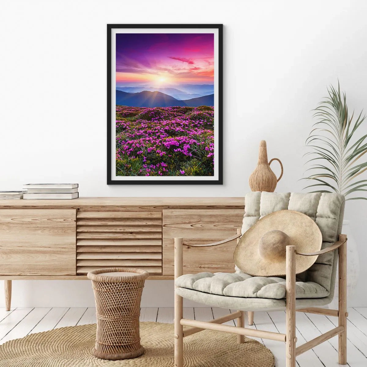 Pôster com moldura preta - Um campo de flores roxas nas montanhas ao pôr do sol - 50x70cm - Campo cheiroso - Decoração de parede moderna para a sala de estar e quarto ARTTOR