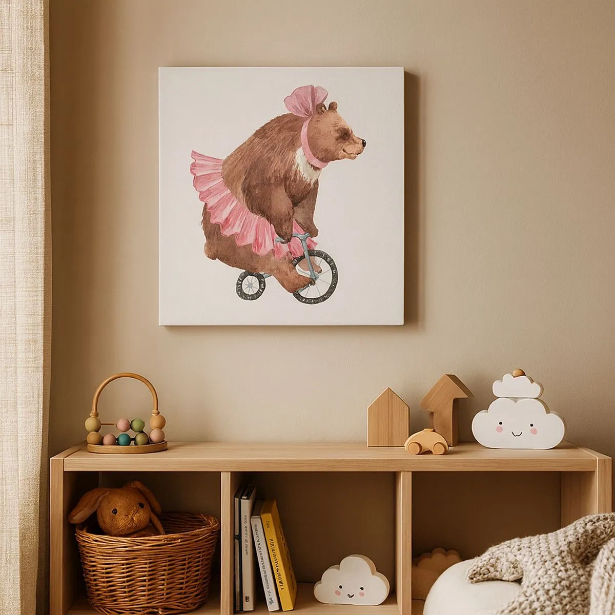 Quadro em tela - Um ursinho de pelúcia com uma saia rosa em uma bicicleta estilo retrô - 70x50cm - Que circo! - Decoração de parede moderna para a sala de estar e quarto ARTTOR