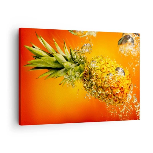 Quadro em tela - Um abacaxi submerso em água sobre um fundo gradiente laranja. - 70x50cm - Frescor suculento tropical - Decoração de parede moderna para a sala de estar e quarto ARTTOR