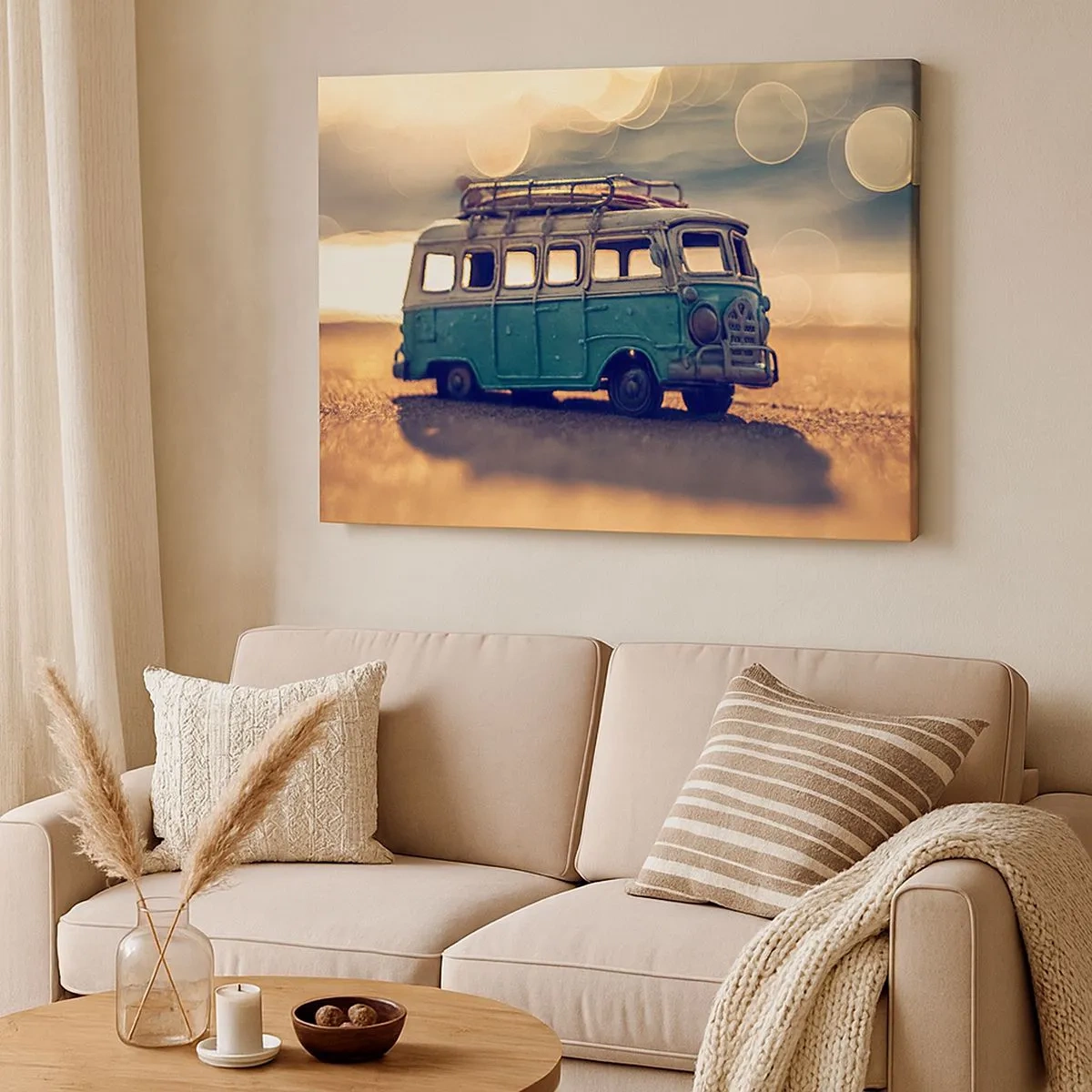 Quadro em tela - Ônibus retrô contra luz desfocada - 70x50cm - O fim da idolatria do dinheiro e do trabalho - Decoração de parede moderna para a sala de estar e quarto ARTTOR