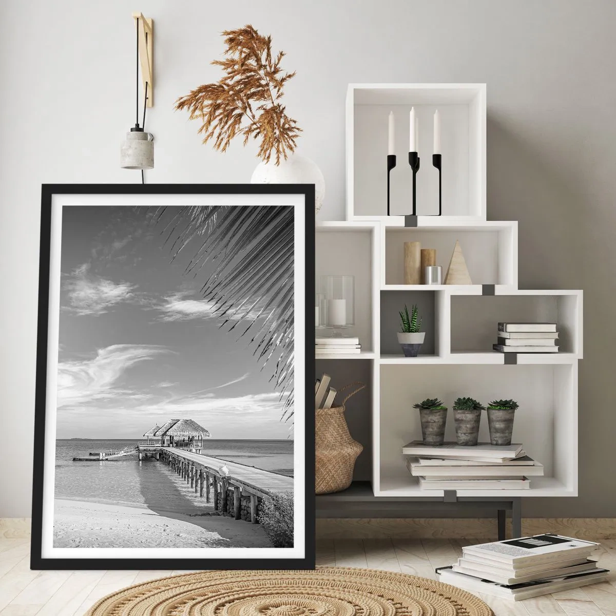Pôster com moldura preta - Paisagem em preto e branco com um píer sobre um mar calmo - 50x70cm - Memória ou sonho? - Decoração de parede moderna para a sala de estar e quarto ARTTOR