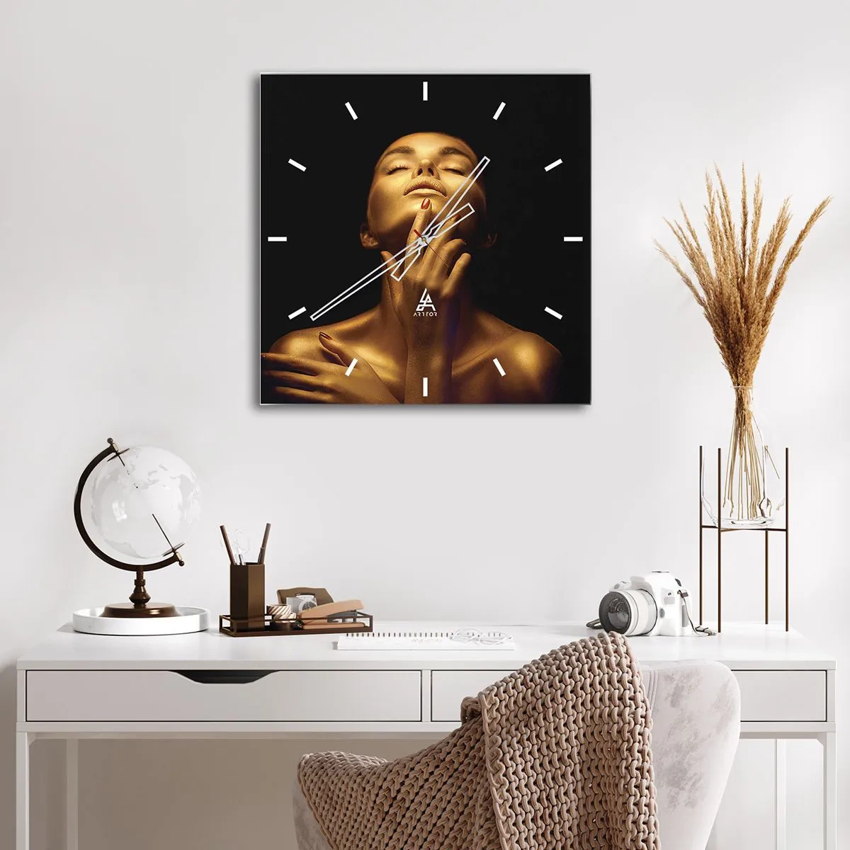 Relógio de parede - Relógio em vidro - Como seda dourada - 30x30 cm