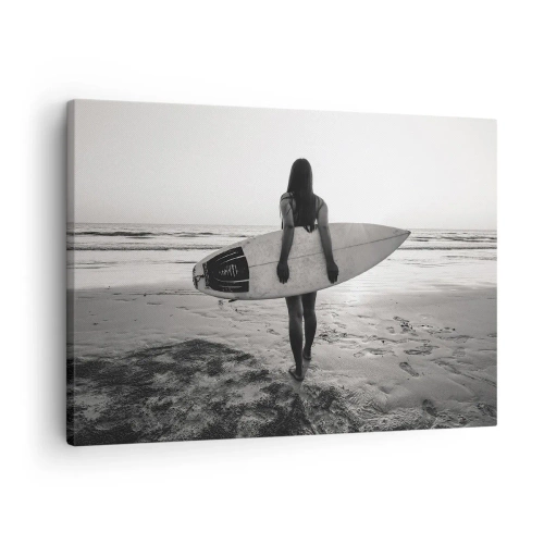 Quadro em tela - Mulher com prancha de surfe na praia em preto e branco - 70x50cm - Filha da onda do mar - Decoração de parede moderna para a sala de estar e quarto ARTTOR