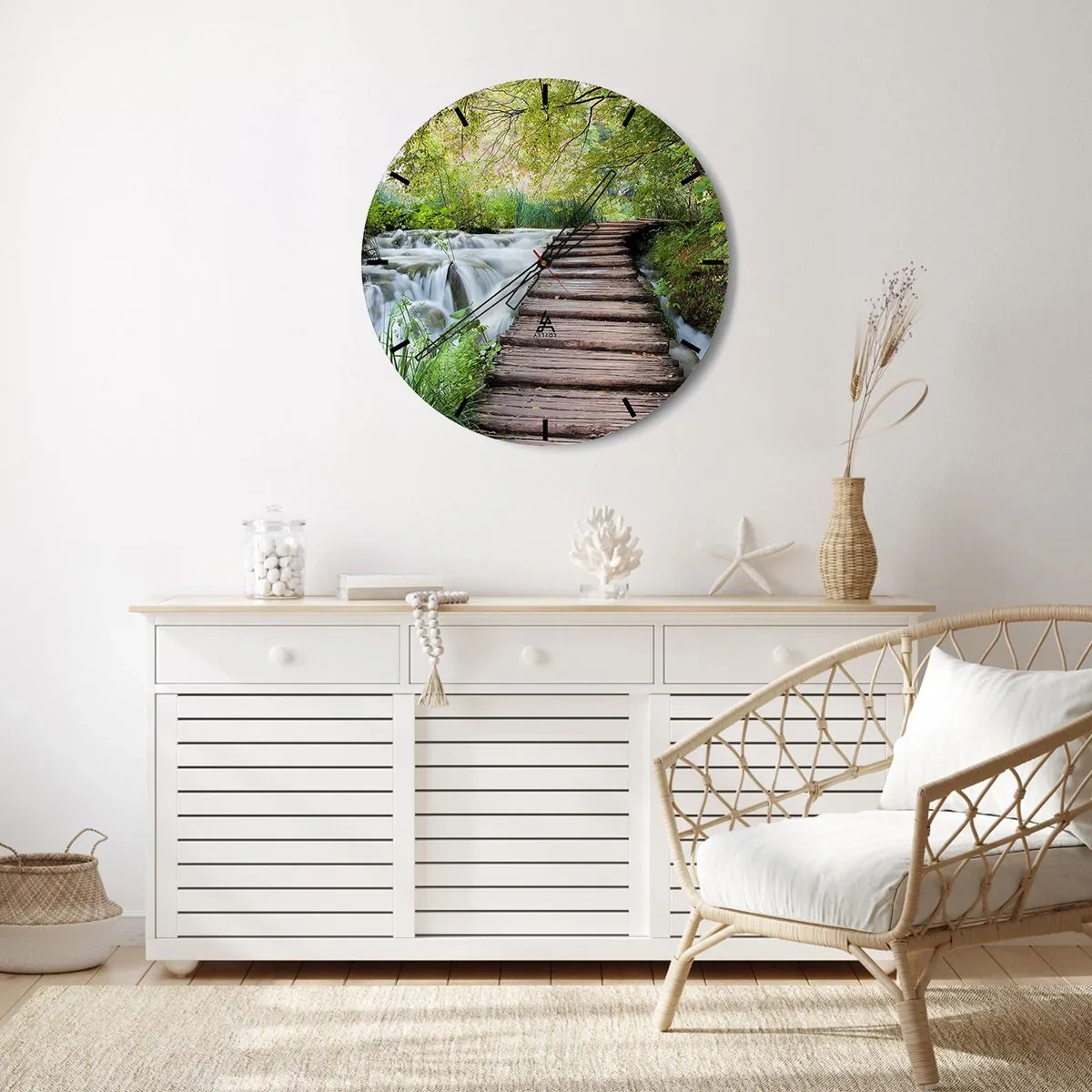 Relógio de parede - Relógio em vidro - Uma ponte de madeira sobre uma cachoeira cercada por vegetação - 30x30cm - As aparências enganam - Decoração de parede moderna para a sala de estar, cozinha e quarto ARTTOR