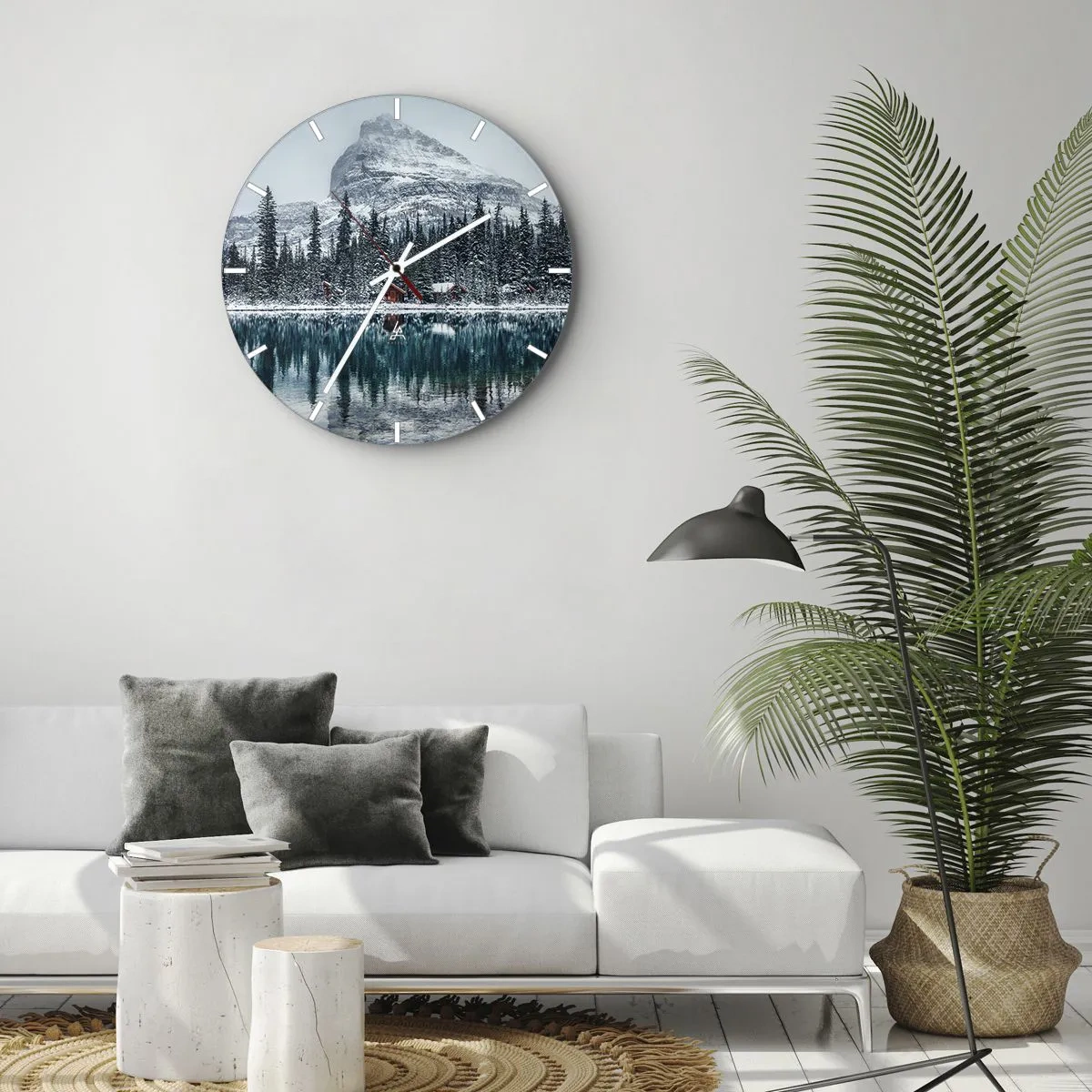 Relógio de parede - Relógio em vidro - Paisagem de inverno com um lago, floresta e montanha ao fundo - 30x30cm - Retiro canadense - Decoração de parede moderna para a sala de estar, cozinha e quarto ARTTOR