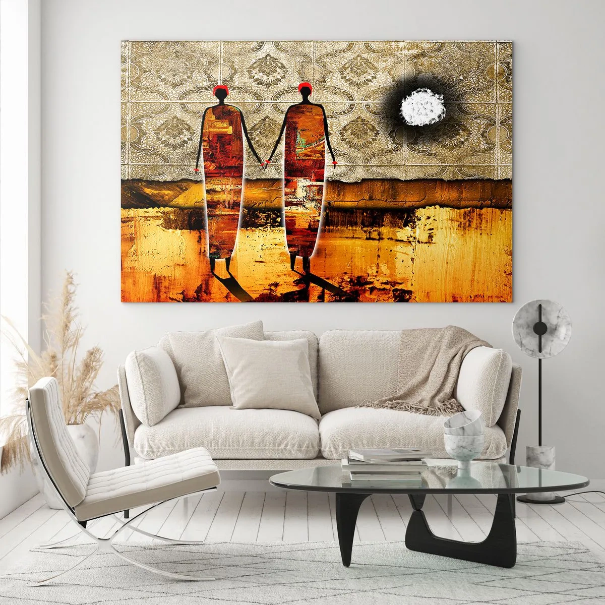 Quadro em vidro - Duas figuras abstratas sobre um fundo de ornamentos e tons dourados - 70x50cm - Composição étnica nas cores da África - Decoração de parede moderna para a sala de estar e quarto ARTTOR