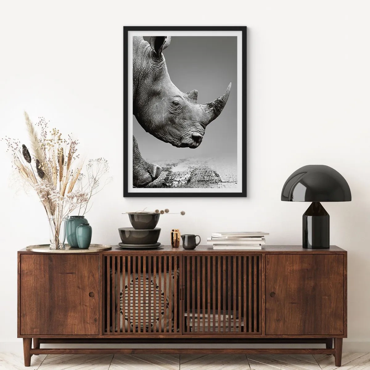 Pôster com moldura preta - Close-up em preto e branco da cabeça de um rinoceronte - 50x70cm - Força imparável - Decoração de parede moderna para a sala de estar e quarto ARTTOR