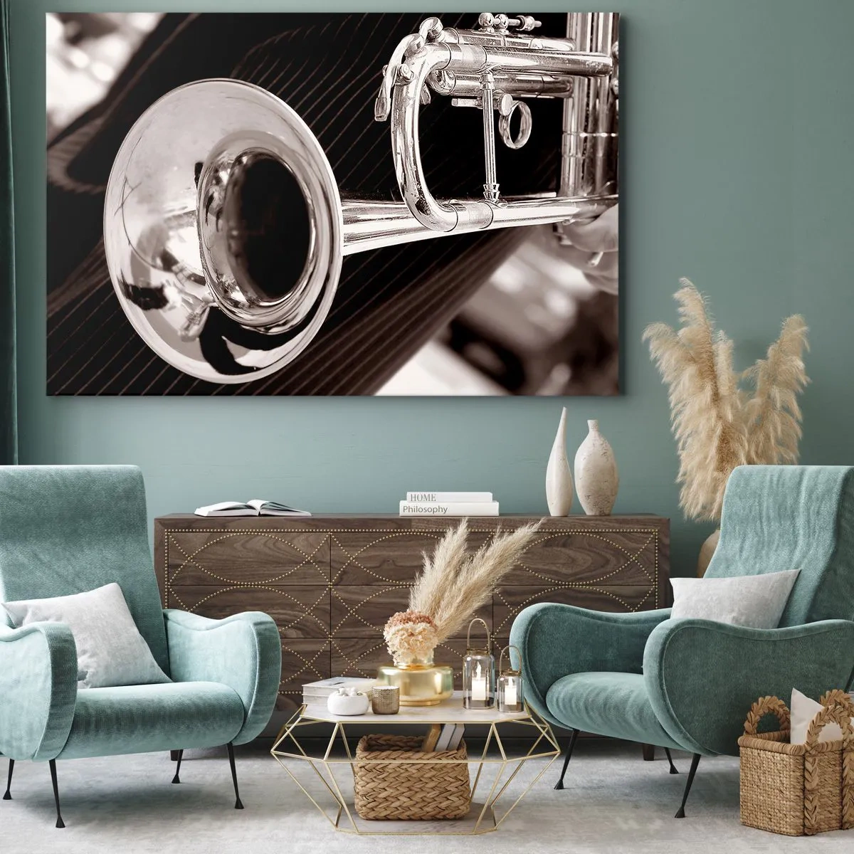 Quadro em tela - Um close de uma trombeta prateada sobre um fundo de tecido elegante. - 70x50cm - Uma viagem musical aos anos 30 - Decoração de parede moderna para a sala de estar e quarto ARTTOR