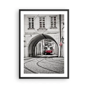 Pôster com moldura preta - Bonde vermelho em um cenário preto e branco - 50x70cm - Através do labirinto urbano - Decoração de parede moderna para a sala de estar e quarto ARTTOR